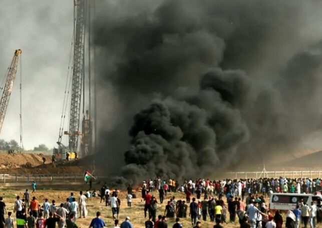إصابة اسرائيلي برصاص قناص و3 فلسطينيين بقصف مدفعي على حدود غزة​​​​​​​