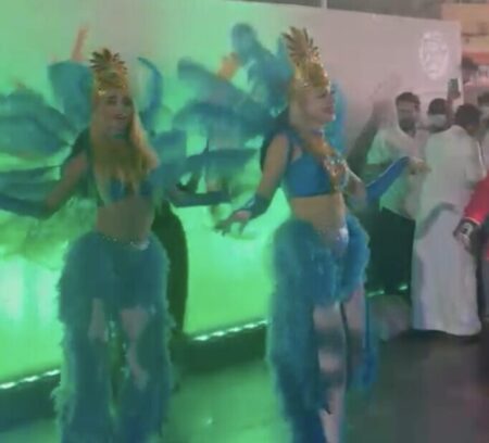 مشاهد صادمة لراقصات شبه عاريات بمهرجان شتاء جازان السعودي