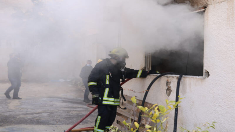 حريق مستودع في عمّان يؤدي لـ20 إصابة ونقل اثنتين منها للمستشفى