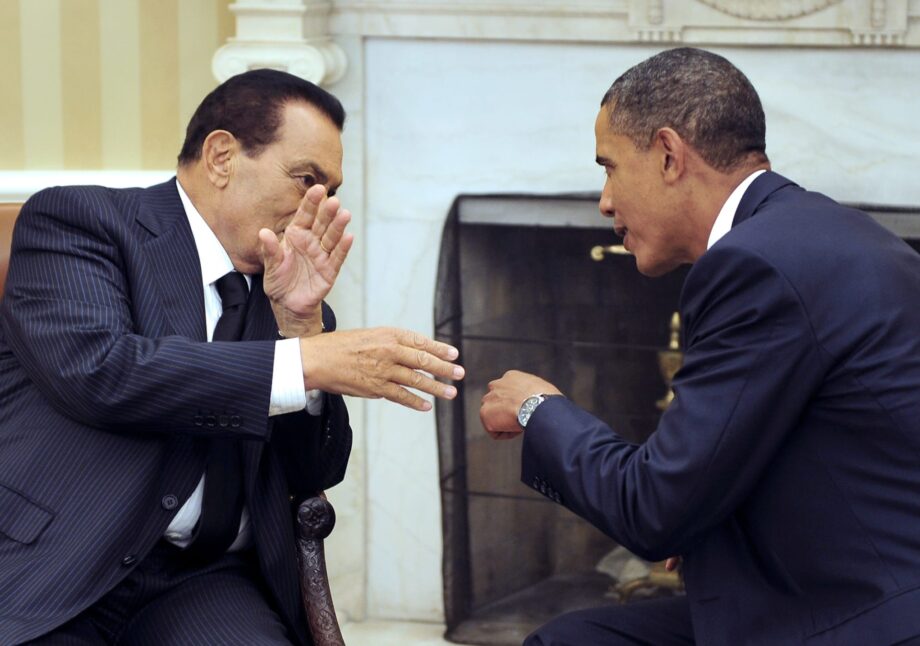 الامريكان يُنصّبون الحكام العرب ويعزلونهم.. حمد بن جاسم يكشف كيف تنحى حسني مبارك بامر من اوباما