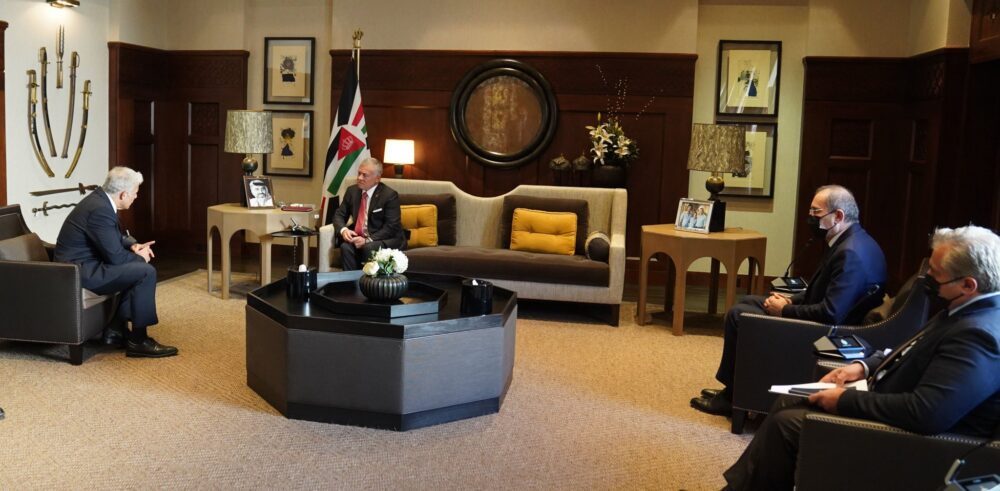 الملك يلتقي وزير خارجية الإحتلال، ويؤكد ضرورة الحفاظ على الوضع التاريخي والقانوني في القدس والتهدئة الشاملة