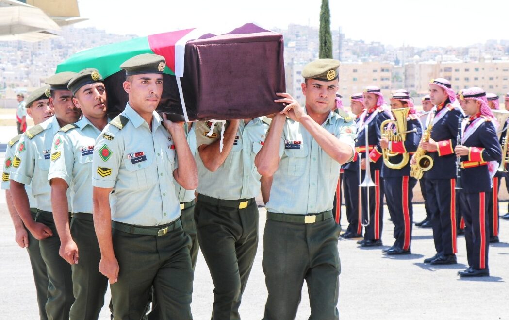 القوات المسلحة تشيع جثمان الشهيد الرقيب علي جمعة الجوابرة
