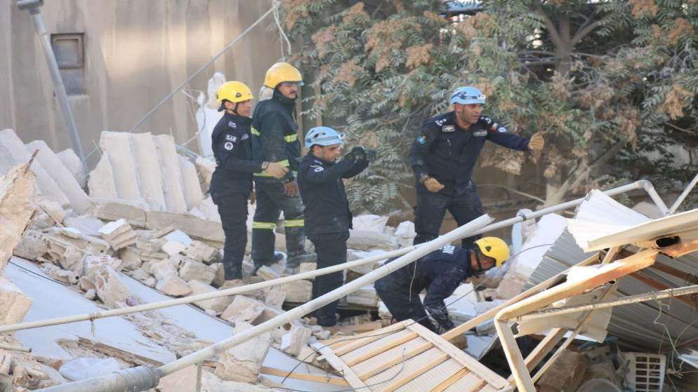 تحديث مستمر.. الامن العام يعلن عن 5 وفيات و14 إصابة اليوم الثلاثاء إثر انهيار عمارة في منطقة اللويبدة وسط عمان/ فيديو