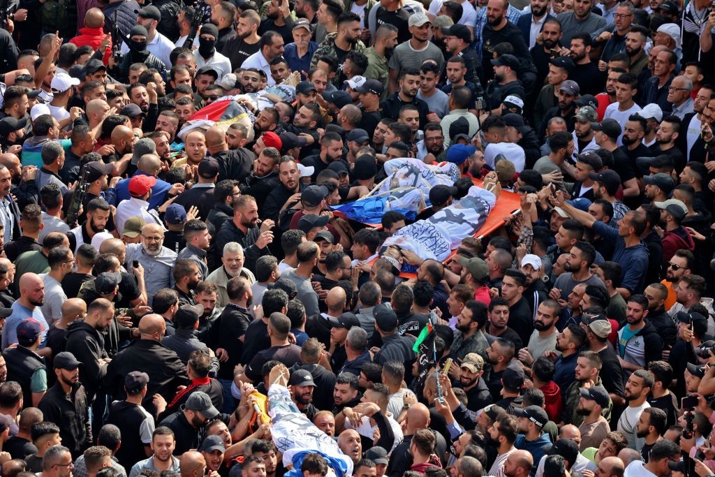 آخرهم الشهداء الستة اليوم في نابلس والنبي الصالح.. ارتقاء 132 شهيداً من الضفة و51 من غزة خلال العام الحالي/ فيديو