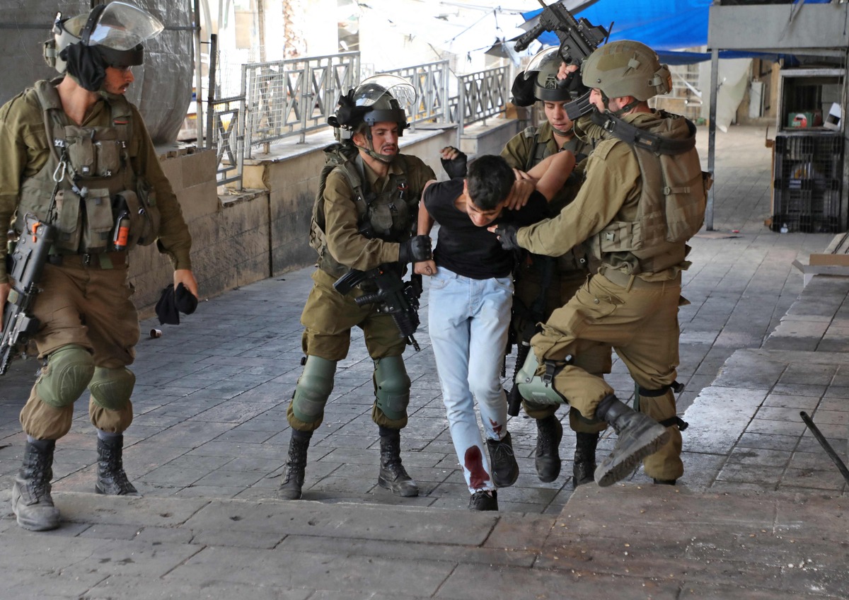 نادي الأسير الفلسطيني: 6 آلاف حالة اعتقال نفذها العدو في الضفة المحتلة، منذ بداية هذا العام حتى نهاية الشهر الماضي
