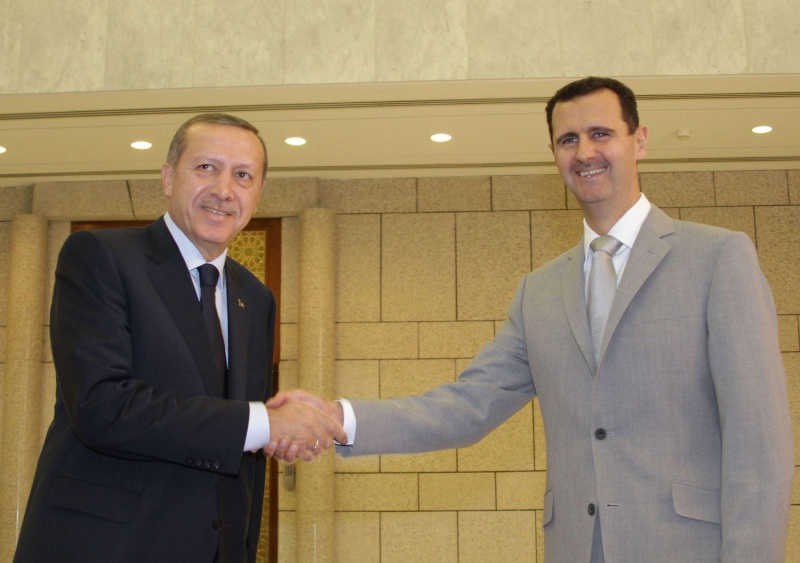 أردوغان يسعى للقاء الأسد بعدما ثبت له ان الجيش السوري هو القادر على لجم الأكراد، بحكم خبراته الطويلة في مقارعتهم