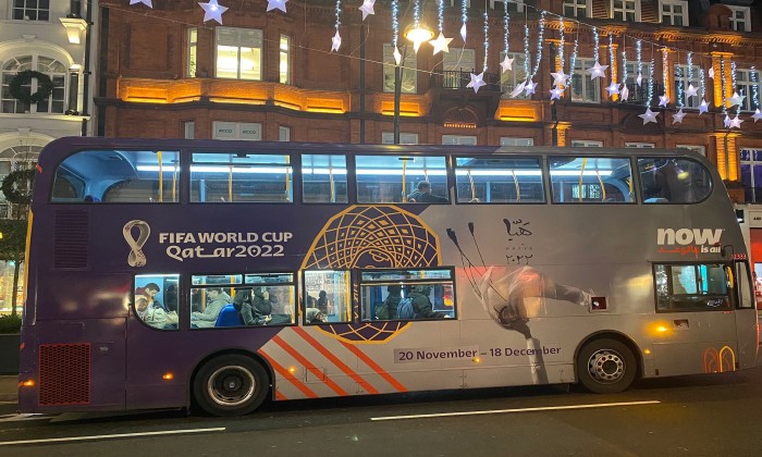 قطر تراجع استثماراتها في لندن بعدما حظرت هيئة النقل فيها إعلانات عن كأس العالم على سائر المركبات والقطارات