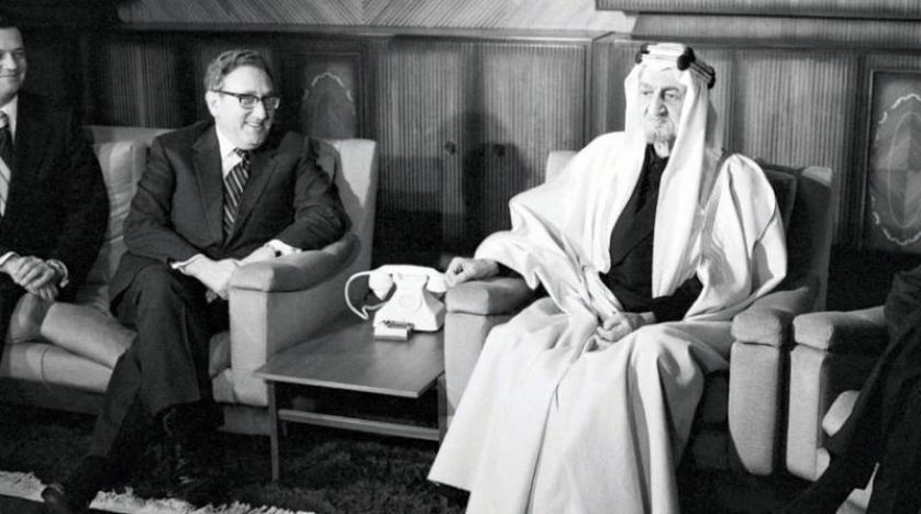 هكذا هدد كيسنجر الملك فيصل.. تركي الفيصل يروي كواليس الخلاف بين السعودية والولايات المتحدة عام  1973/ فيديو