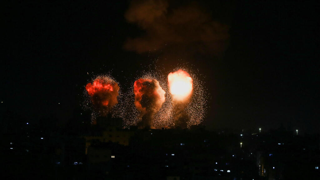 حركة حماس تعلن التصدى بالصواريخ وقذائف المضادات الارضية لعدوان صهيوني على قطاع غزة فجر اليوم الاحد/ فيديو