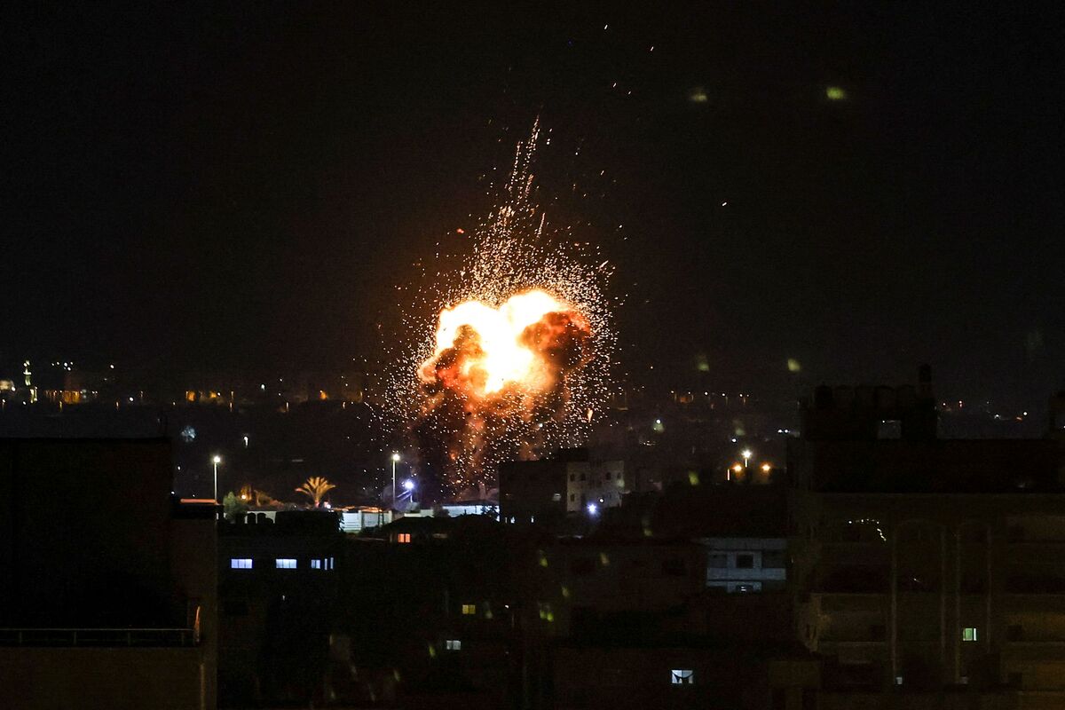 رداً على مجزرة جنين.. المقاومة في غزة تطلق عدة صواريخ على مستوطنات جنوبي الكيان الاسرائيلي، وطائراته تتصدى/ فيديو