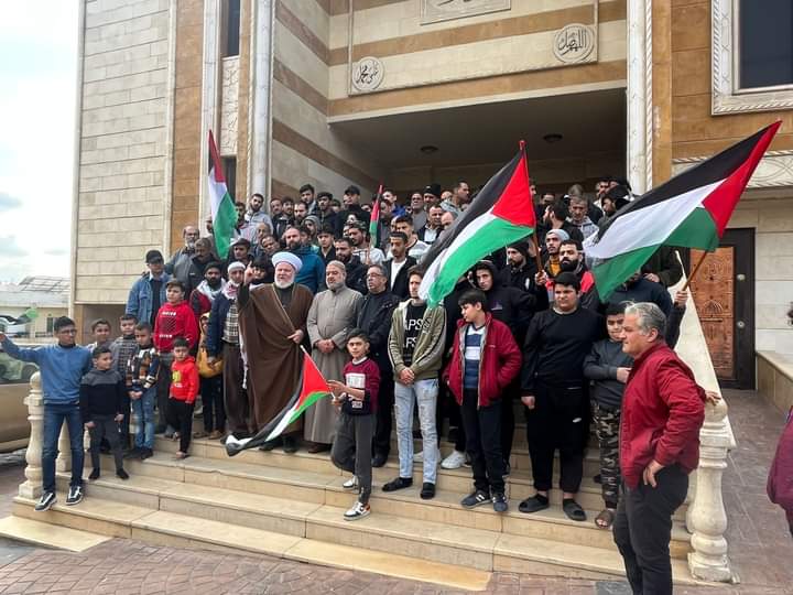 اللاجئون الفلسطينيون في لبنان ينظمون مسيرات دعم لـ