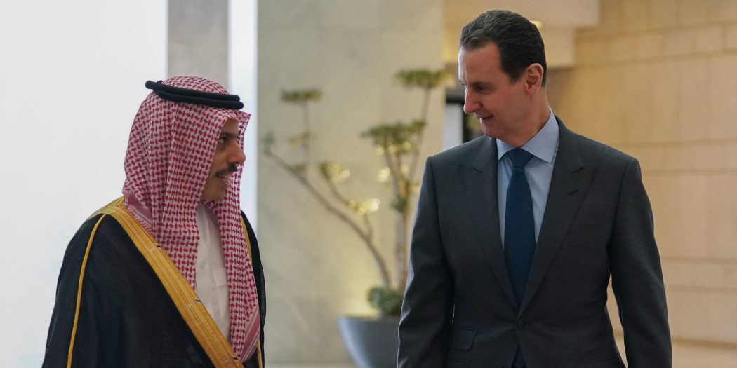 الأسد يرحب باستئناف العلاقات مع السعودية، وأبن فرحان يؤكد ضرورة عودة دور سوريا عربياً واقليمياً بأفضل مما كان
