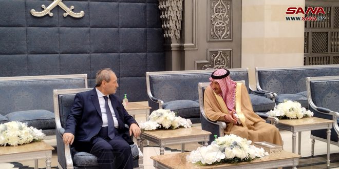 بناء لدعوة أبن فرحان.. الوزير فيصل المقداد يصل جدة في زيارة عمل للتباحث حول العلاقات الثنائية السورية - السعودية