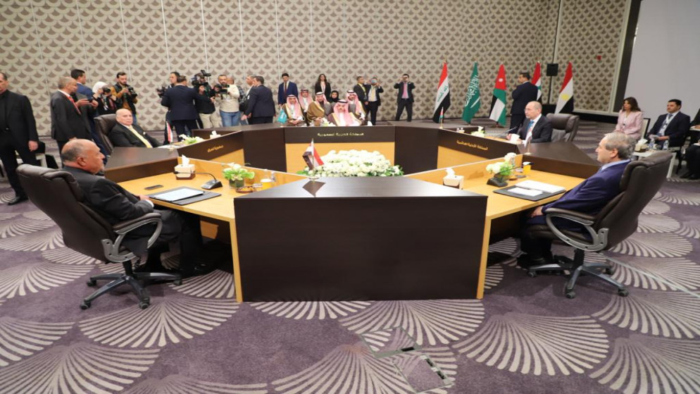 بدء أعمال اجتماع عمّان التشاوري بين وزراء خارجية الأردن والسعودية والعراق ومصر وسوريا لبحث إنهاء الأزمة السورية