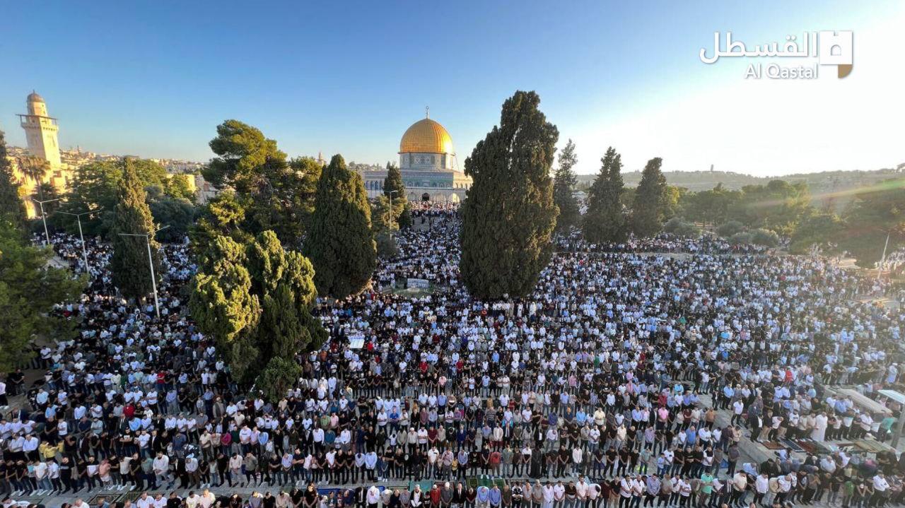 100 ألف فلسطيني يؤدون صلاة عيد الأضحى في المسجد الأقصى، وقوات العدو تعتقل 18 منهم بعد انتهاء الصلاة