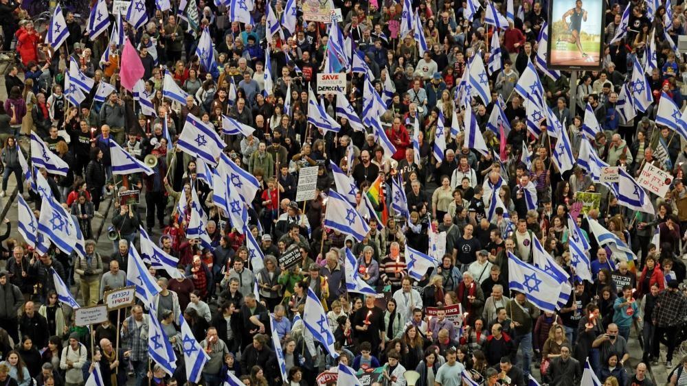 تفاقم الأزمة الصهيونية.. تجدد المظاهرات ضد الخطة القضائية للأسبوع الـ24، بعد تجميد المحادثات بين المعارضة والحكومة