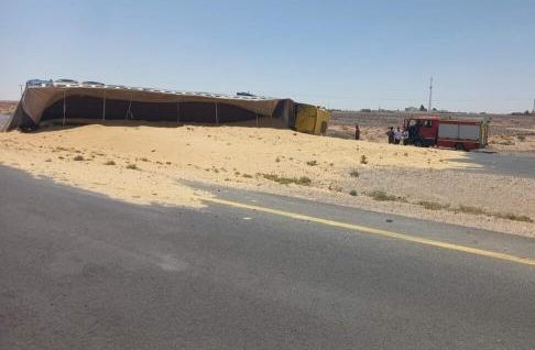 وفاة بتدهور مركبة على بمنطقة إربد، وانقلاب شاحنة على الطريق الصحراوي