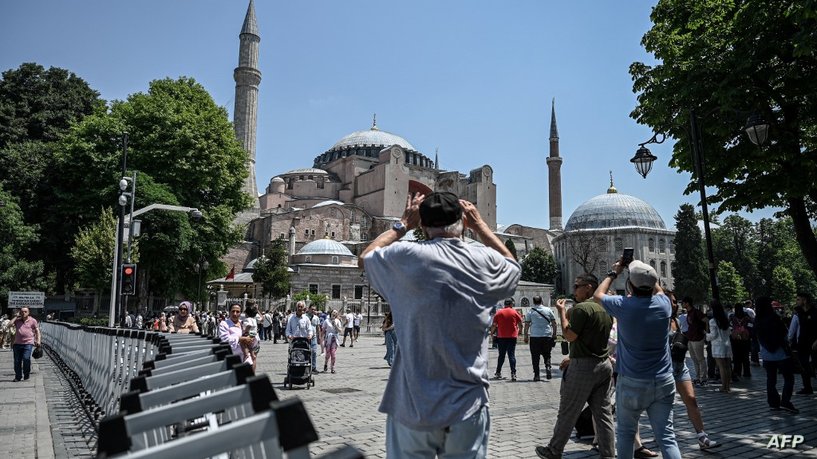 دعوات لمقاطعة السياحة في تركيا، بعد إشتداد العنصرية ضد السياح العرب، والاعتداء عليهم لفظياً وجسدياً / 4 فيديو