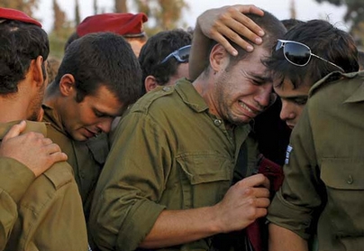العدو الصهيوني يكشف عن أسماء 11 ضابطًا كبيرًا جرفهم 