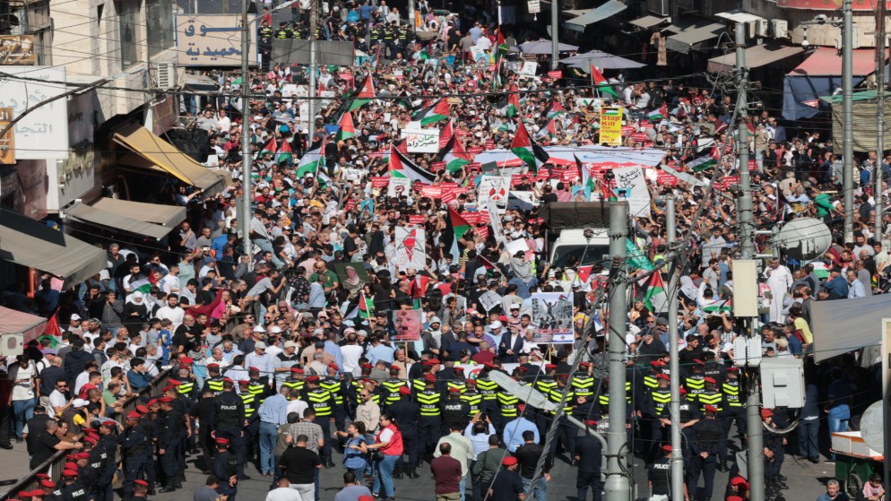 للجمعة الخامسة على التوالي.. مسيرات ووقفات تضامنية في عمان والمحافظات، نصرة لغزة وتنديدا بالعدوان عليها/ فيديو